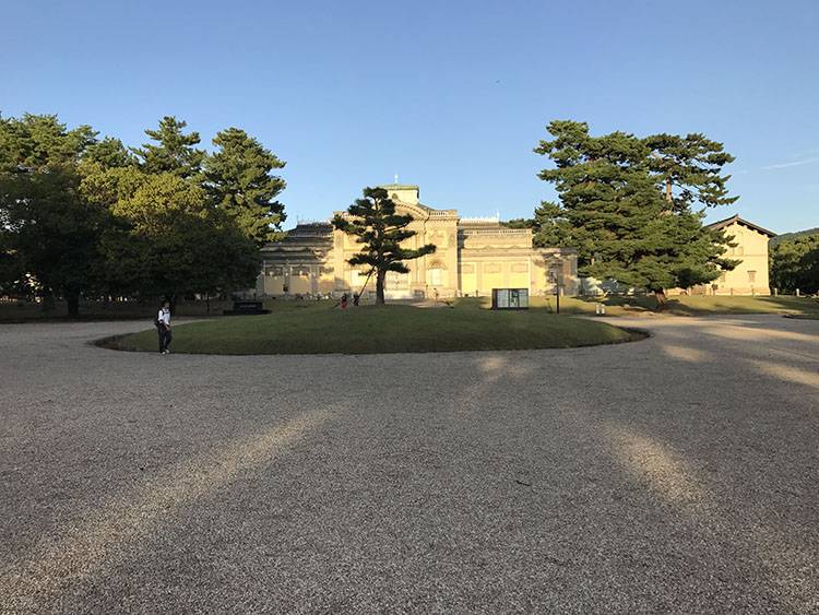 奈良国立博物館