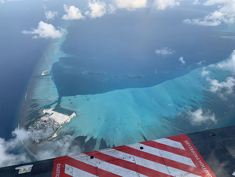 飛行機から見える島(4)