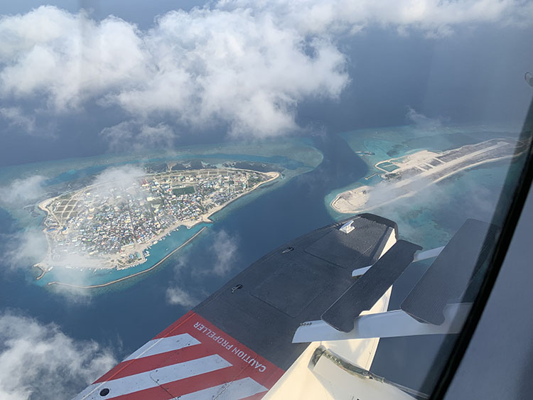 飛行機から見える島(6)