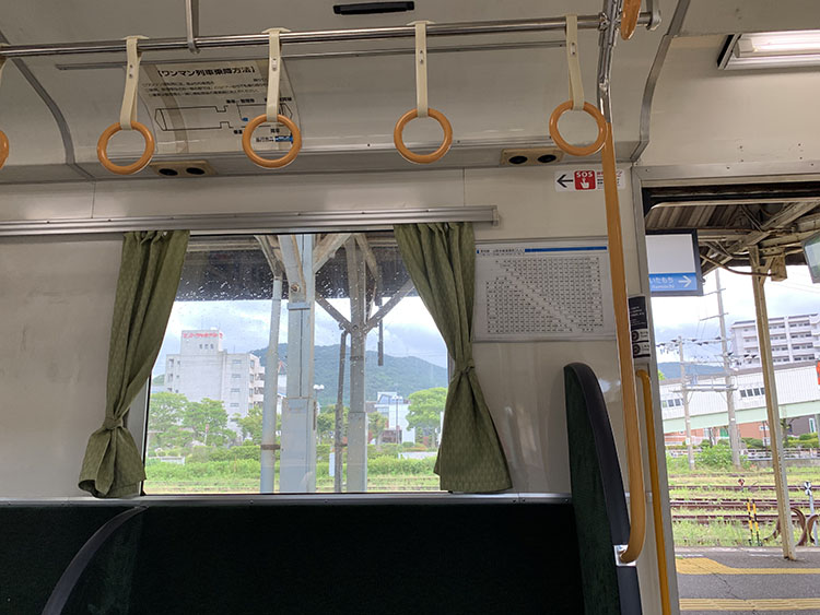 電車車内