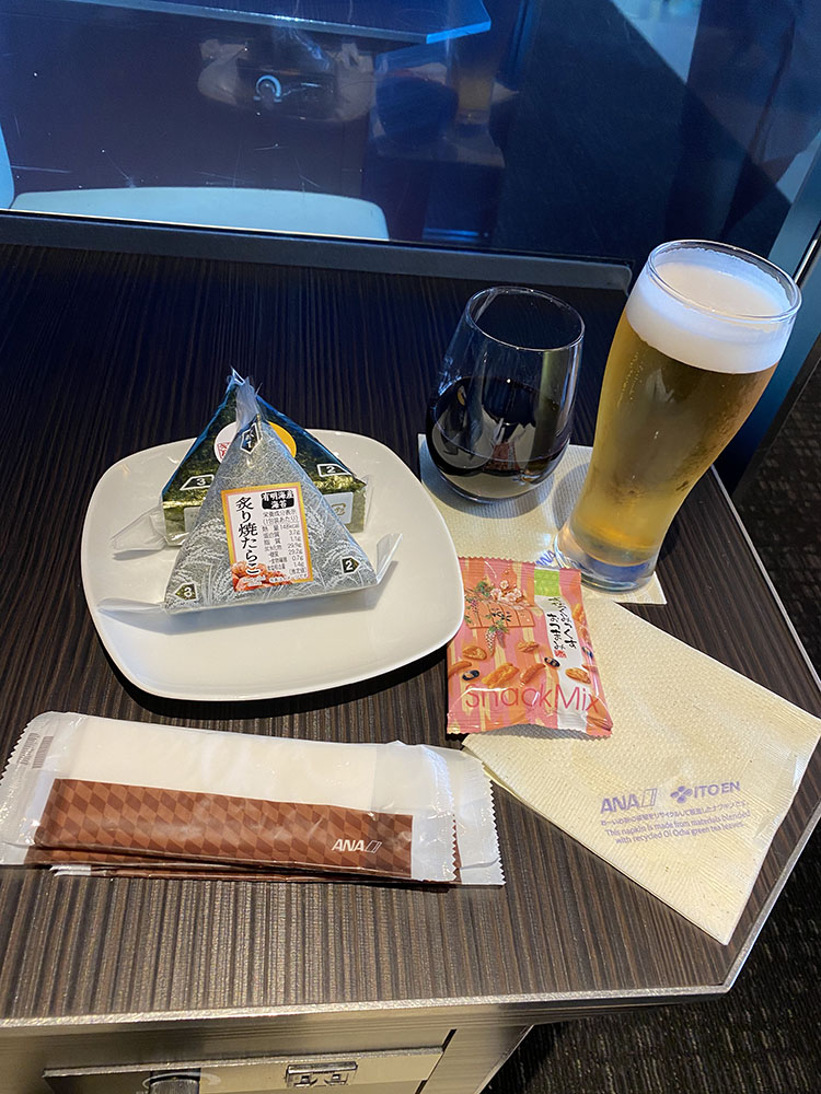 ラウンジ内飲食