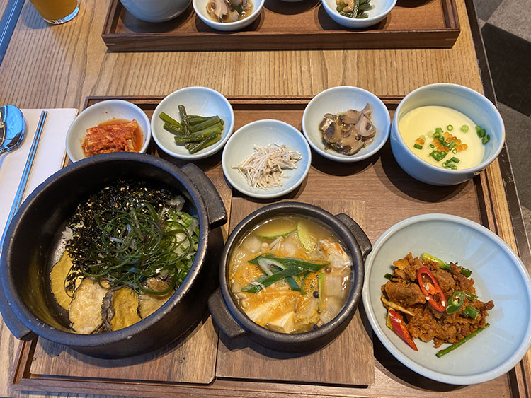 韓国式朝食の定食