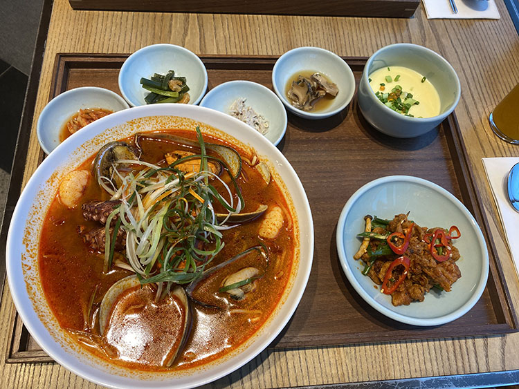 スパイシー海鮮ラーメン追加