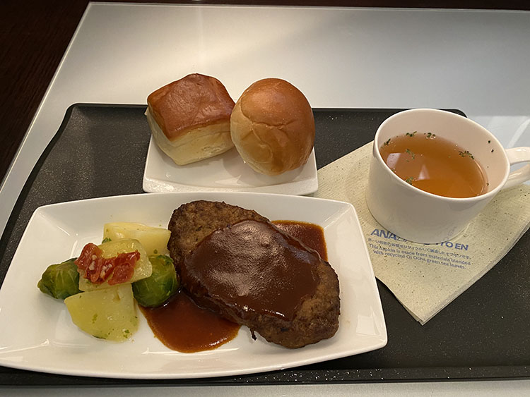 ハンバーグのセット