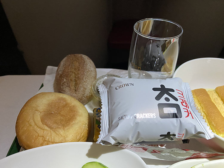 パンとクラッカー